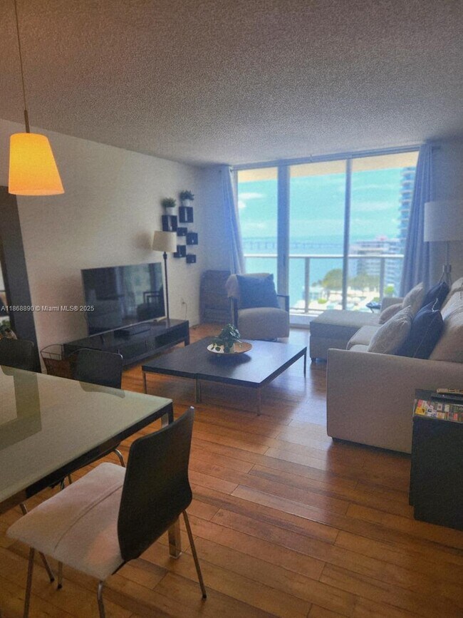 Building Photo - 1155 Brickell Bay Dr