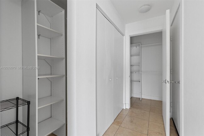 Building Photo - 900 Biscayne Blvd