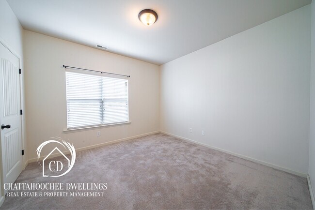 Building Photo - 30 Churchhill Dr