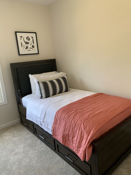 3rd Bedroom Twin Bed/Trundle (linens not included) - 239 Louise Ln