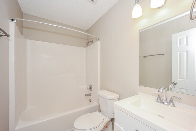 Building Photo - 3661 Colonnade Ct