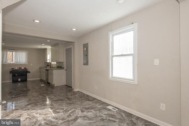 Building Photo - 432 Glendale Rd