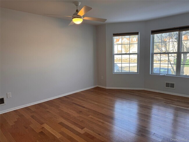 Building Photo - 197 Ramapo Rd