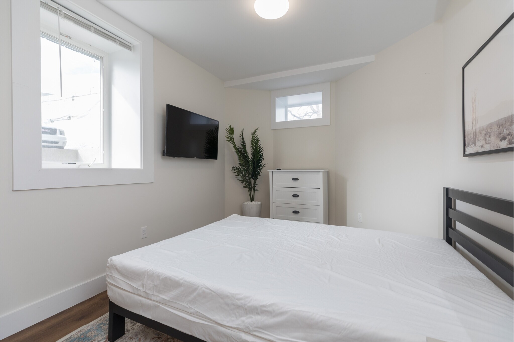 Building Photo - 843 Columbia Rd