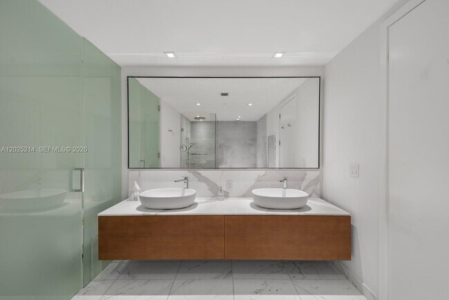 Building Photo - 10203 Collins Ave