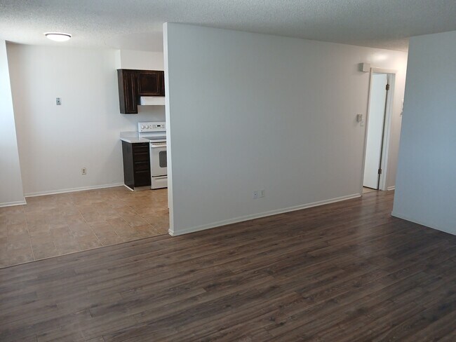 Building Photo - 4211 Forrest Hill Rd