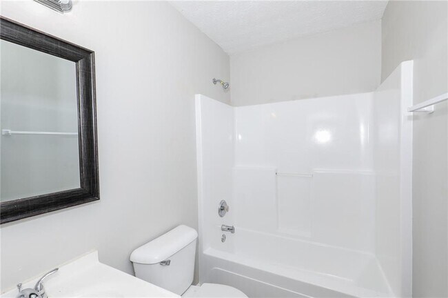 Building Photo - 9402 Highland Ridge