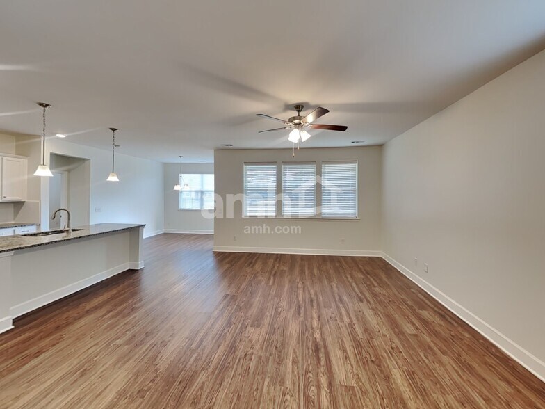 Building Photo - 413 Bluewater Dr