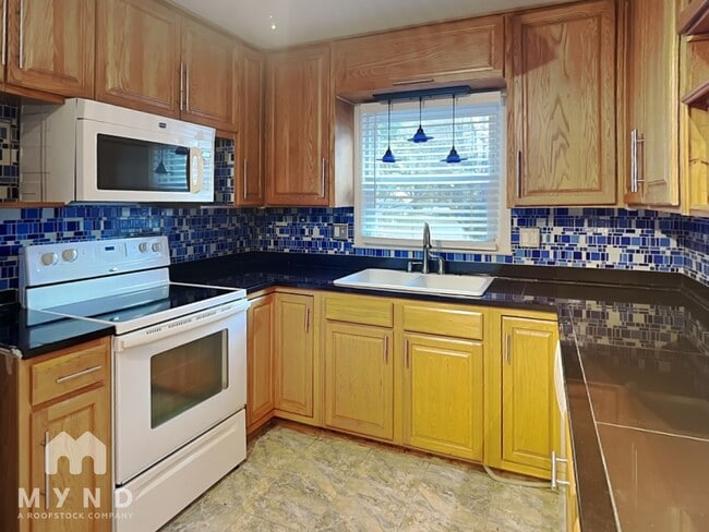 Building Photo - 4729 Stillwood Cove