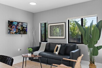 Building Photo - 1784 NW 31st St