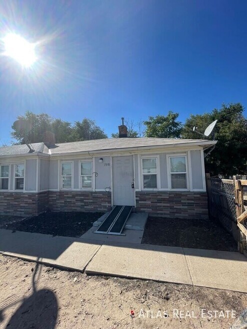 Building Photo - 7391 Oneida Dr