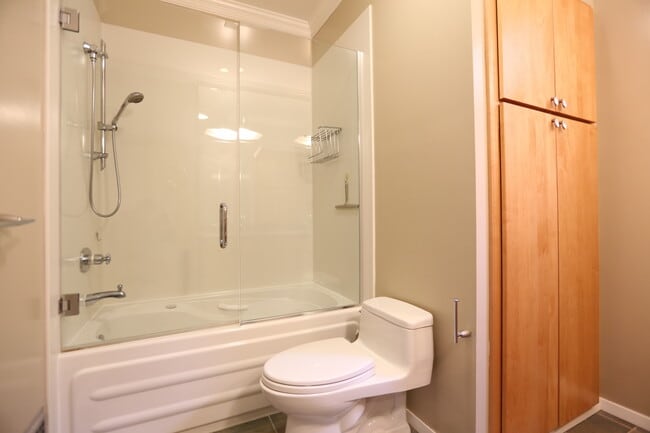 Building Photo - 2566-2568 22nd Avenue