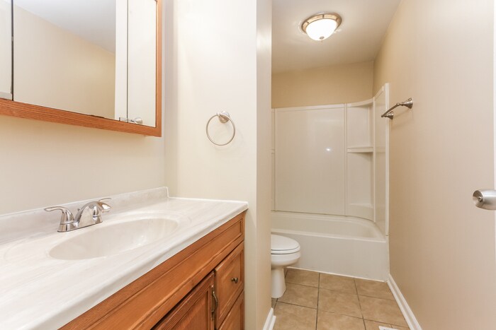 Building Photo - 2226 Bernie Dr