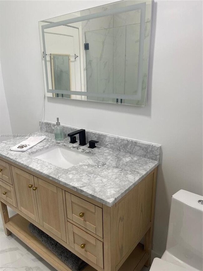 Building Photo - 27 NE 49th St