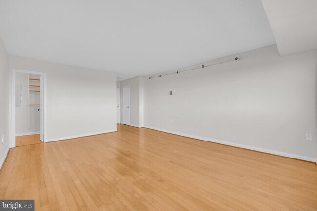 Building Photo - 2500 N Van Dorn St