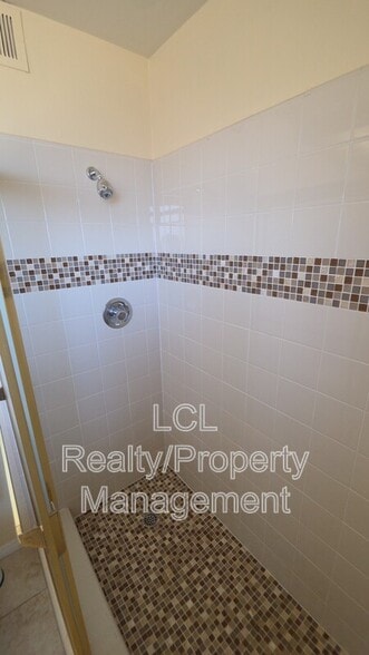 Building Photo - 26808 Augusta Dr