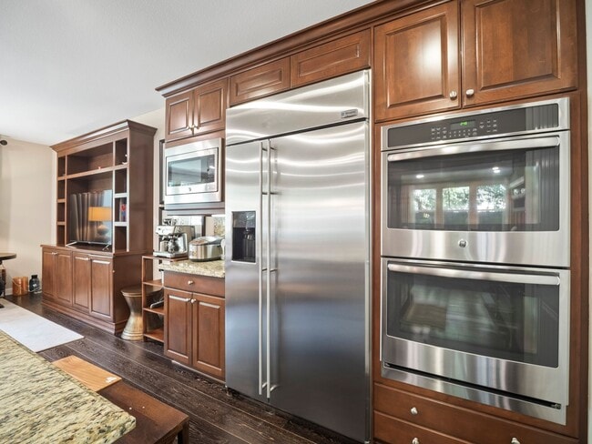 Building Photo - Showing Times: to schedule a viewing, please call & contact us