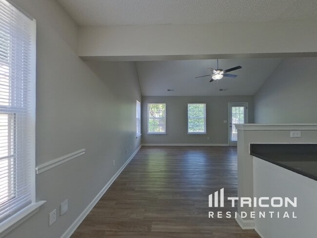 Building Photo - 4112 Everest Dr