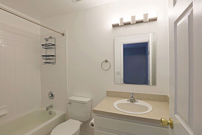 Building Photo - Cypress Landing 10067