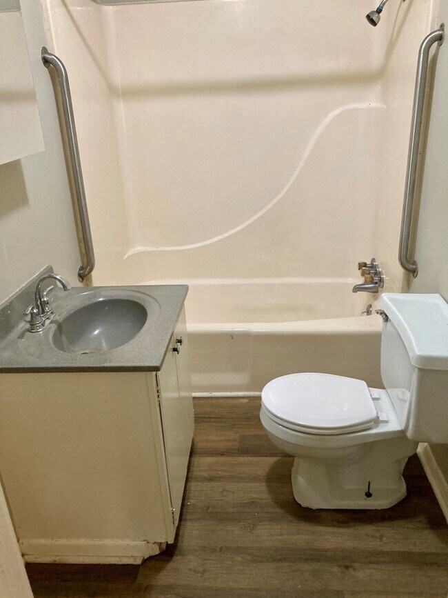 Building Photo - 117 Parkburg Rd