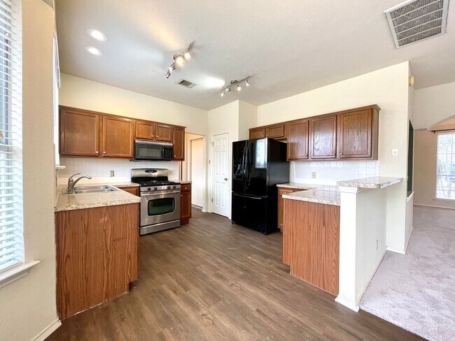 Building Photo - Lovely 3 Bedroom/2.5 Bathroom in Round Rock!