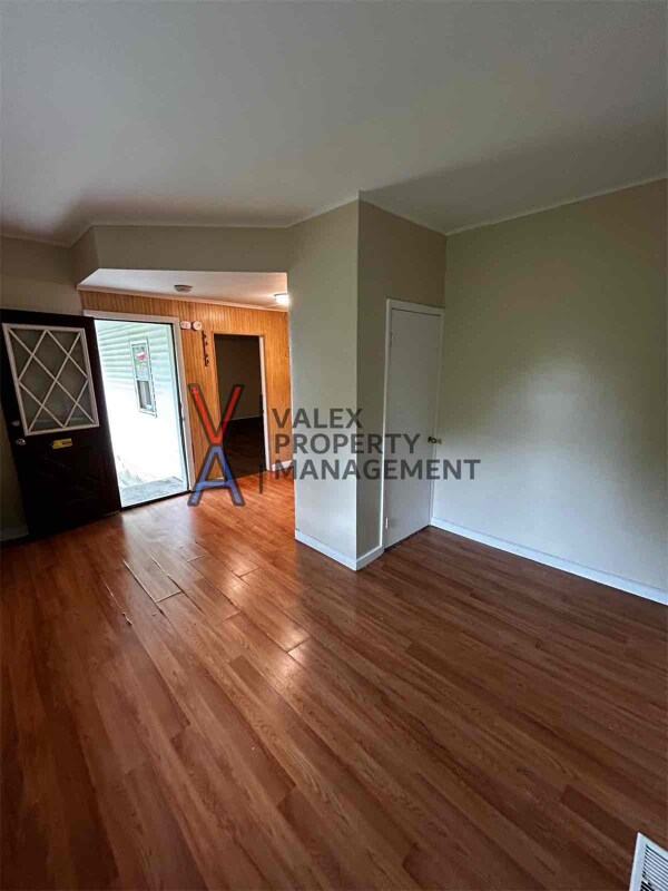 Building Photo - 34 cemetery street