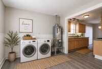 Building Photo - 9834 Denning Dr