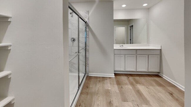 Building Photo - A Very Stunning and Spacious 4 Bedroom 2 Bath Home in Putnam City Schools