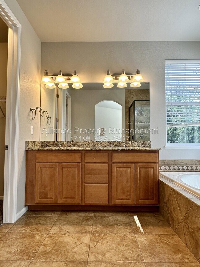 Building Photo - 2075 Bobcat Valley Ct