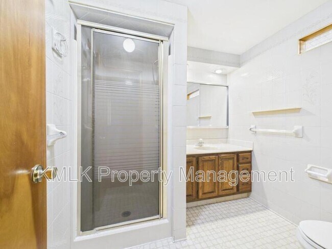 Building Photo - 5743 Brookwood Dr