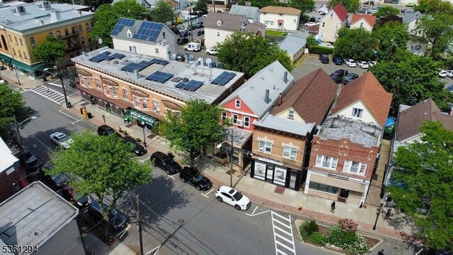 Building Photo - 262 Parker Ave