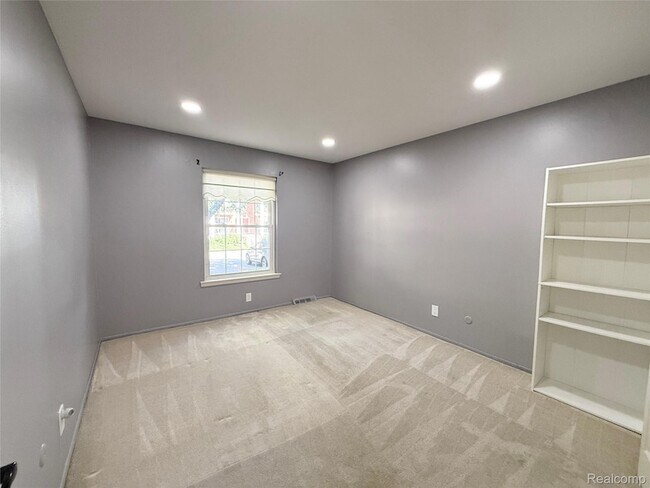 Building Photo - 27633 Echo Valley E