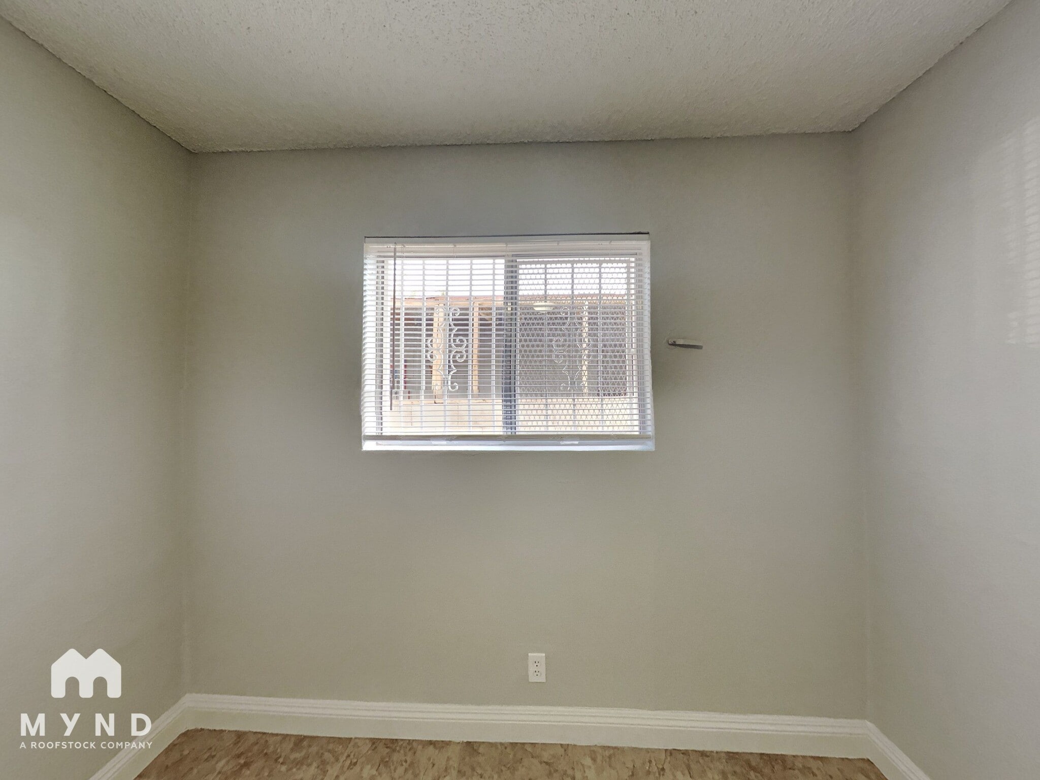 Building Photo - 1165 Hart Ave