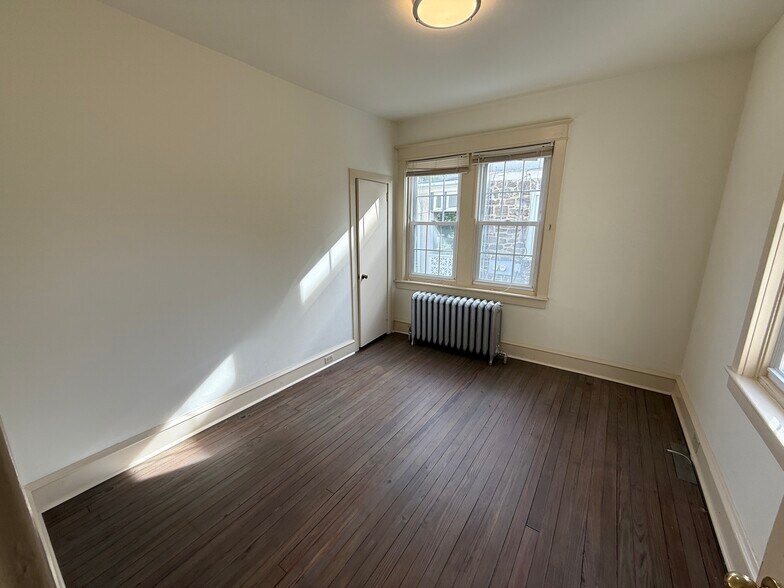 Building Photo - 305 W Wayne Ave
