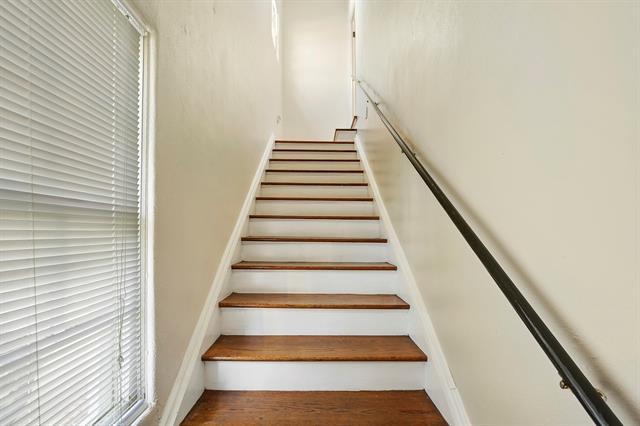 Building Photo - 6025 Lewis St