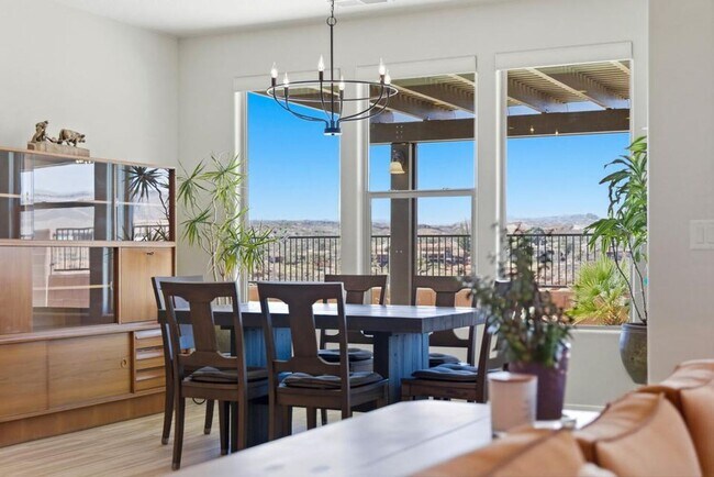 Building Photo - Brio Beauty! 3 Bedroom Home with View and RV Parking!