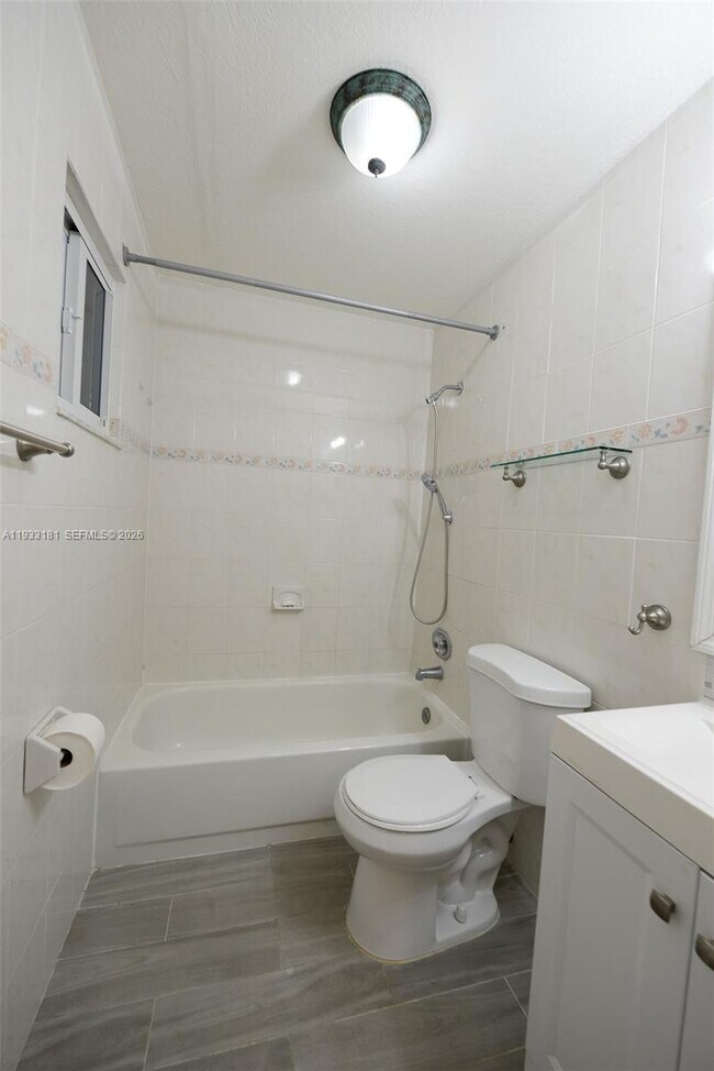 Building Photo - 14471 SW 139th Ave Cir W