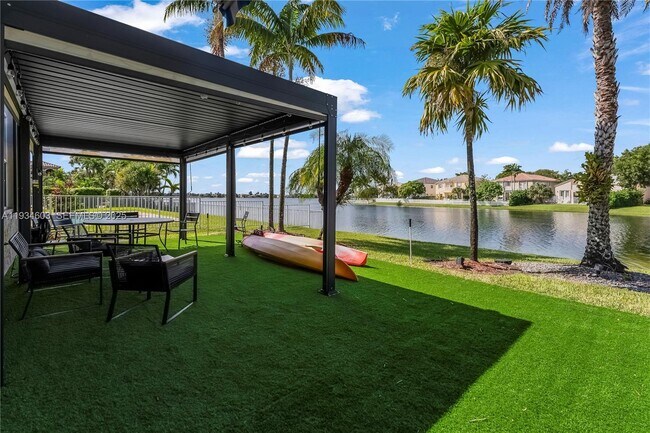 Building Photo - 5046 SW 162nd Ave