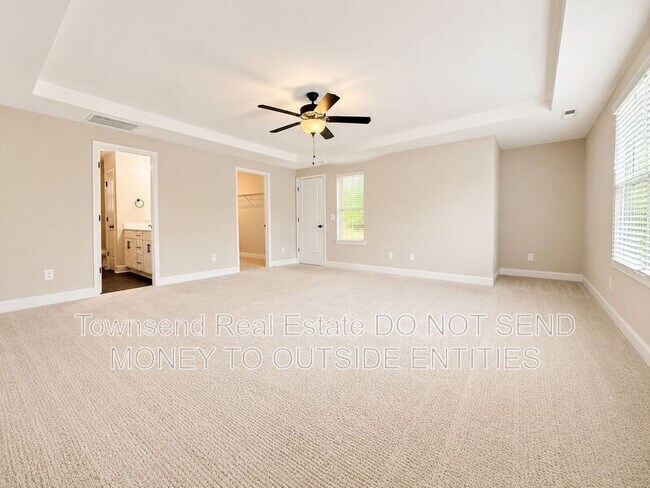 Building Photo - 621 Blawell Cir