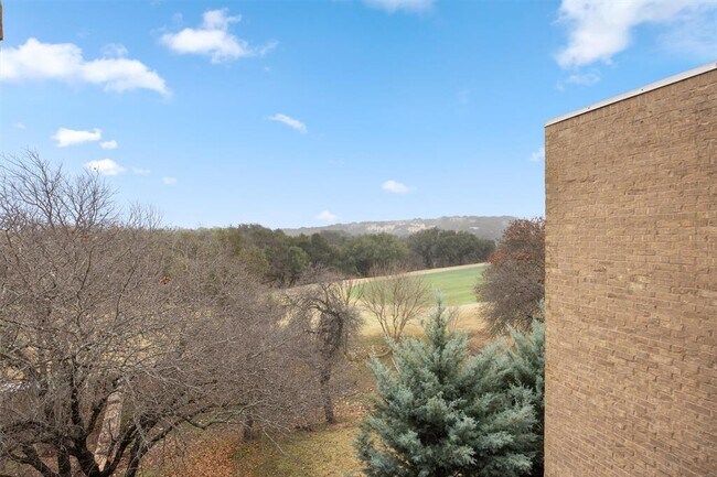 Building Photo - 117 Lost Spur