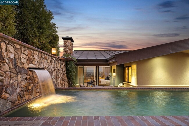 Building Photo - 21 Deer Oaks Ct