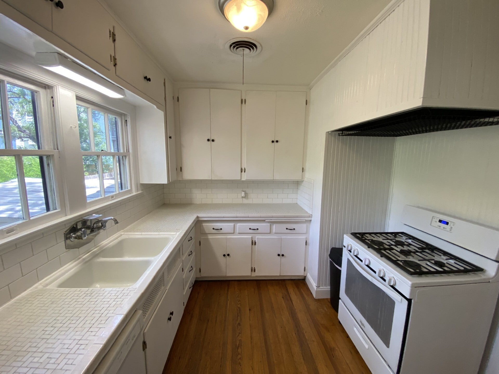 Building Photo - 3901 Willbert Rd