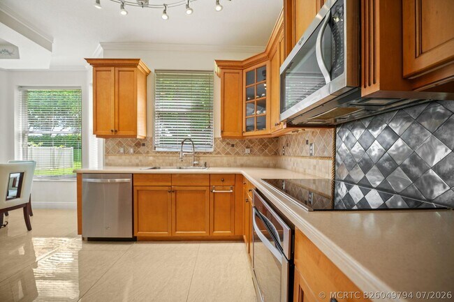 Building Photo - 9058 Alexandra Cir