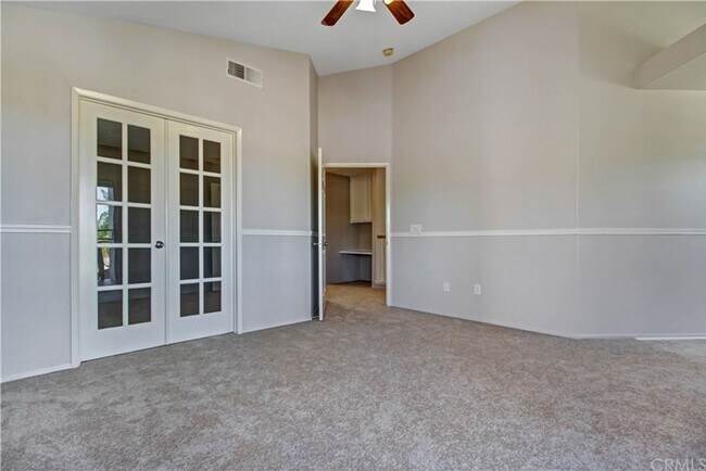 Building Photo - View Home 3 Bedrooms Plus