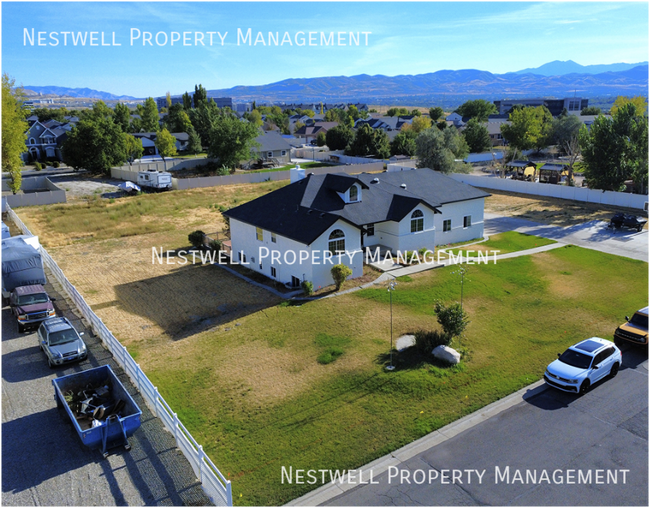 Building Photo - 353 Redberry Rd