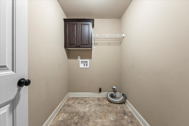 Building Photo - 2712 Big Dog Tr