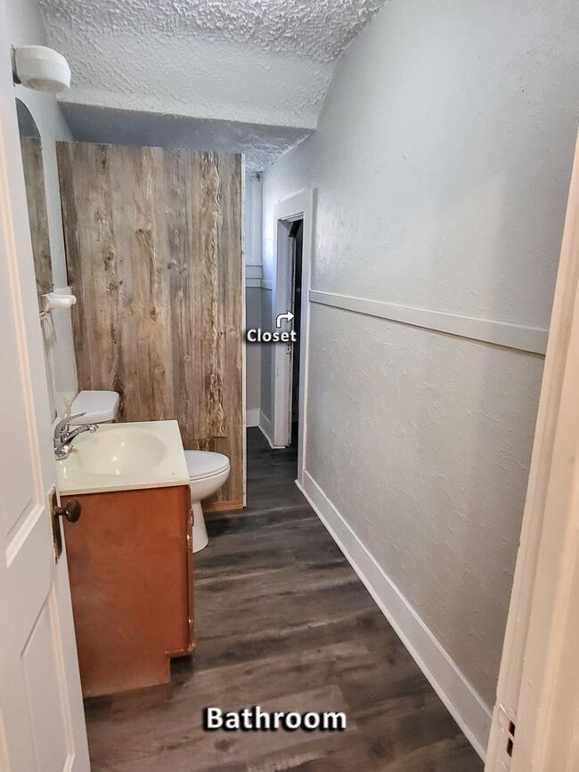 Building Photo - 3 Bedroom 2 Bath Home for Rent!