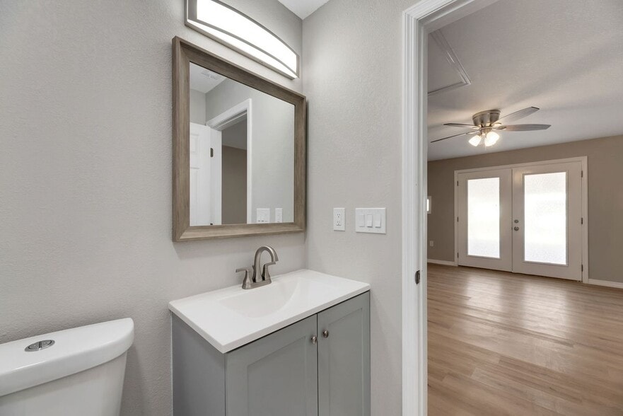 Building Photo - 660 Flamingo Dr