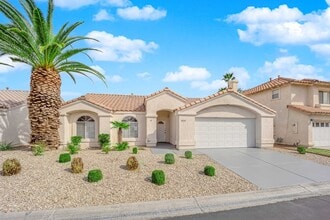 Building Photo - Single Story Guard-Gated Living with Golf Course Access