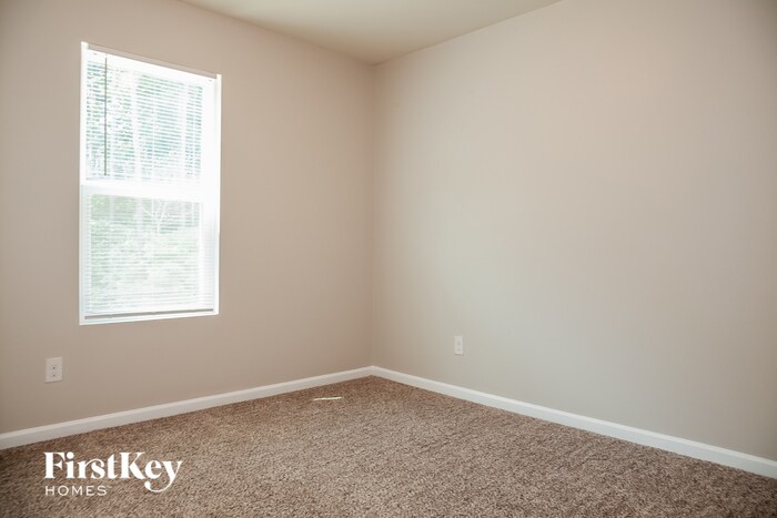 Building Photo - 7405 Hidden Creek Dr
